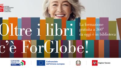 immagine di donna sorridente dietro libri stilizzati colorati con la scritta "Oltre i libri c'è ForGlobe!"